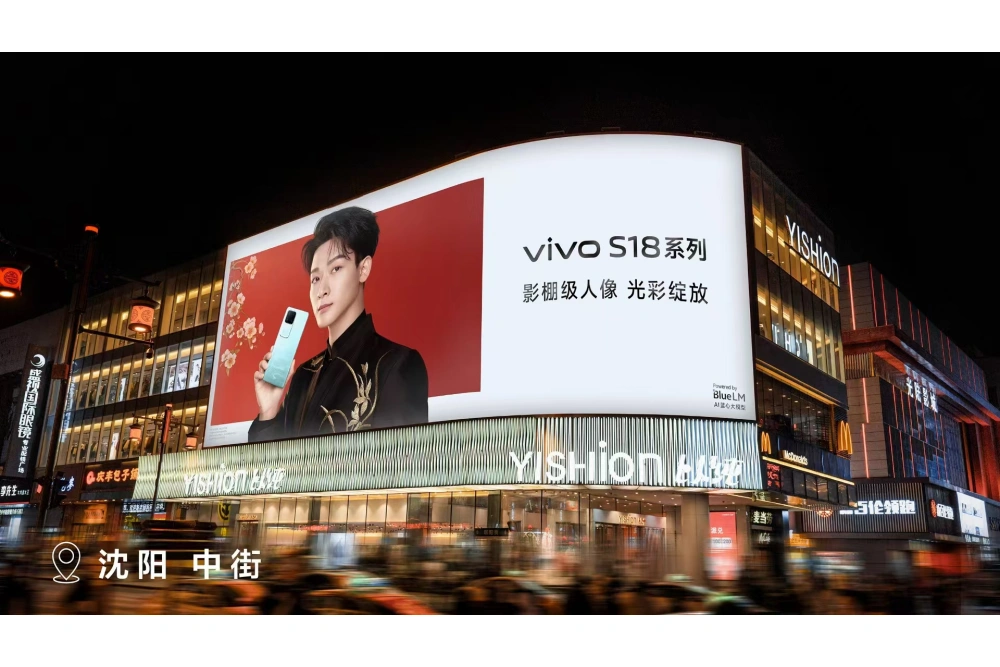 户外大型拉布灯箱