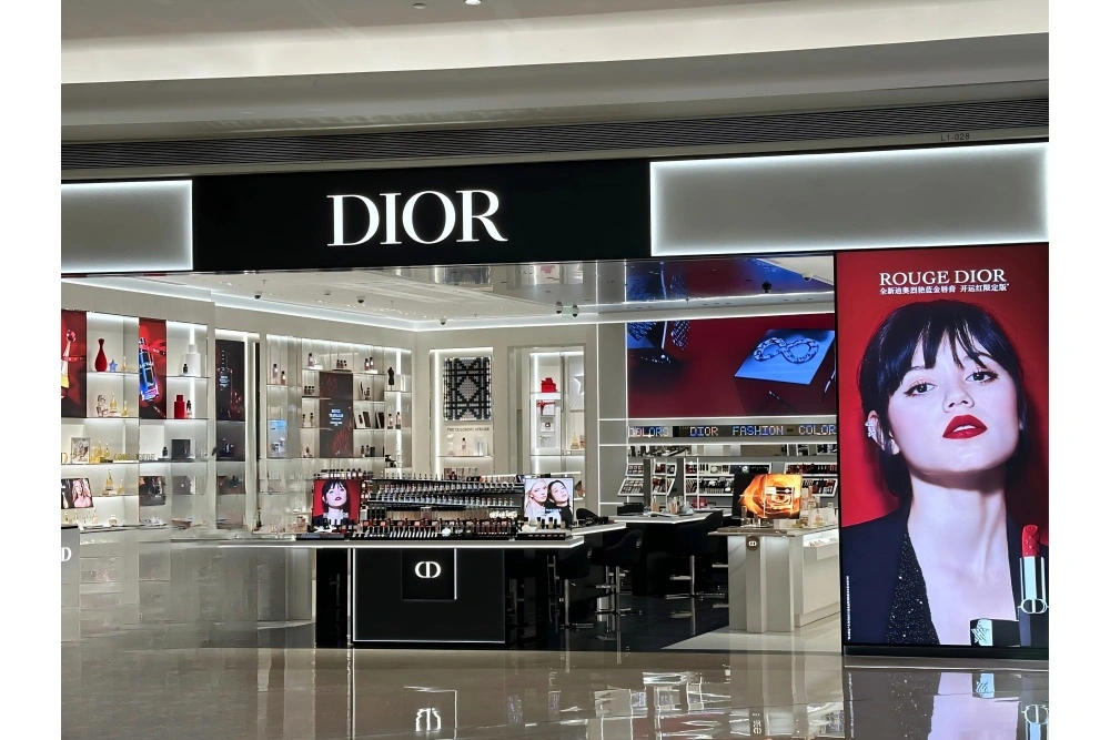 DIOR