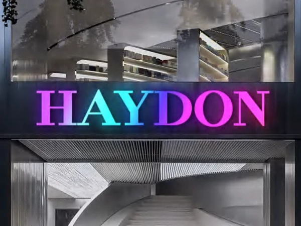 让色彩，随时间起舞