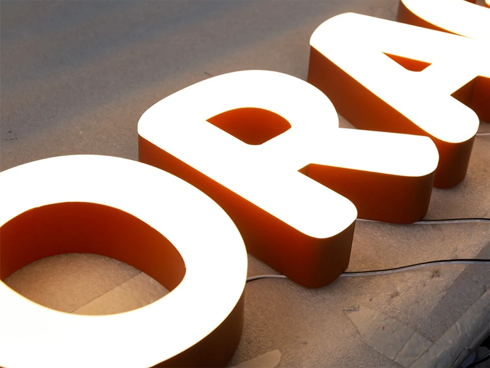 复刻霓虹光效，兼具亚克力安全与耐用