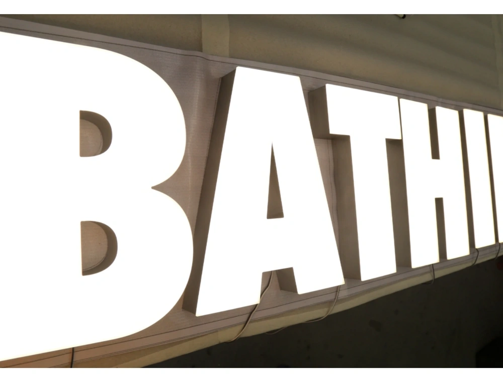 金属与亚克力完美融合一体