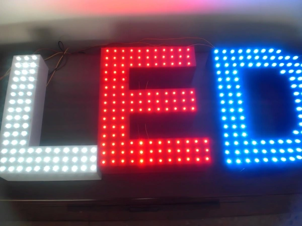 适合高空、发光字正面穿孔安装LED灯